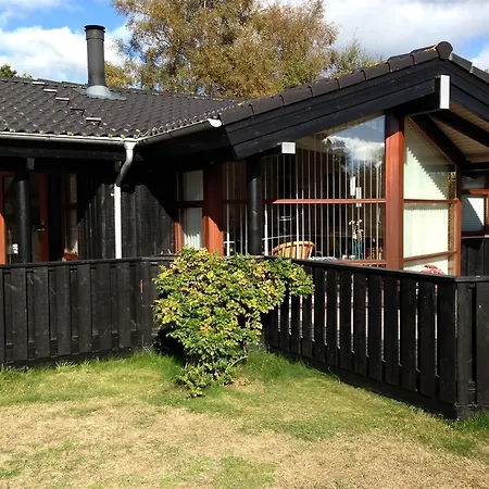Two-bedroom Holiday In * Hals