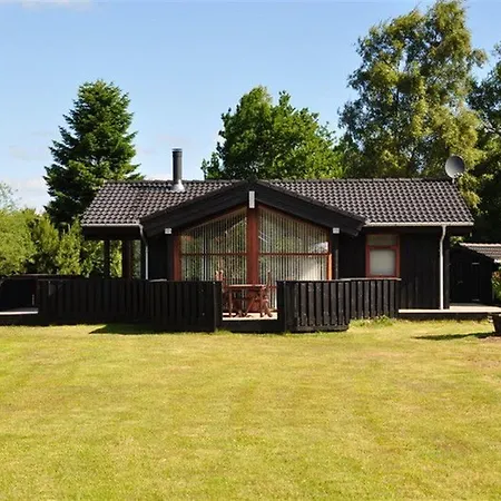 Two-bedroom Holiday In * Hals